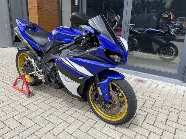 yamaha - yzf-r1