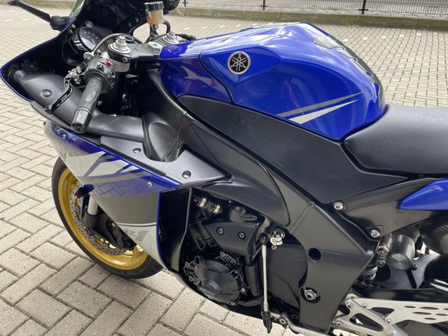 yamaha - yzf-r1