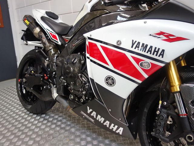 yamaha - yzf-r1