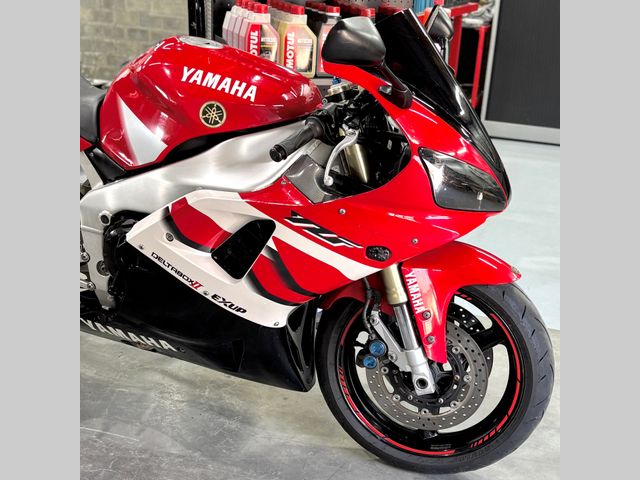 yamaha - yzf-r1