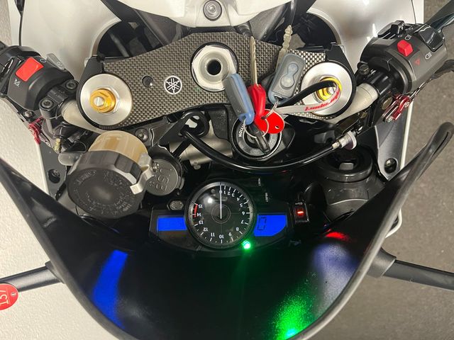 yamaha - yzf-r1