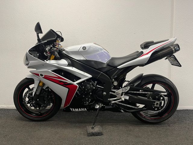 yamaha - yzf-r1