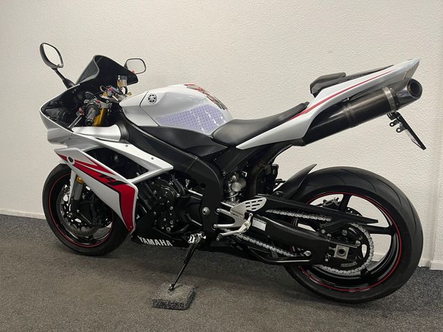 yamaha - yzf-r1