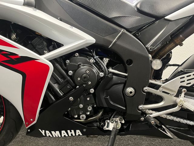 yamaha - yzf-r1