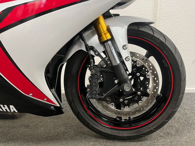 yamaha - yzf-r1