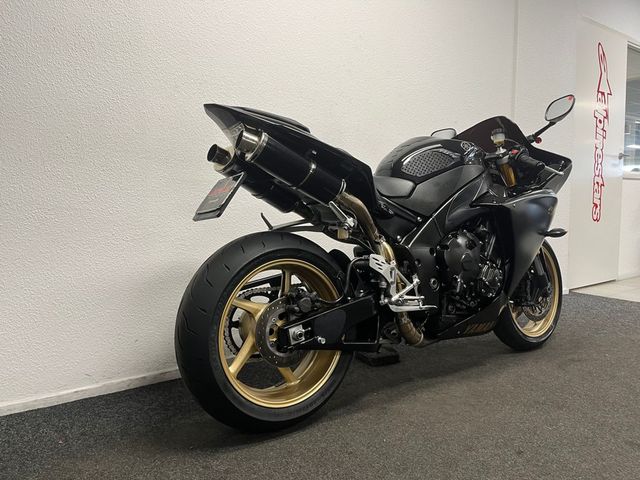 yamaha - yzf-r1