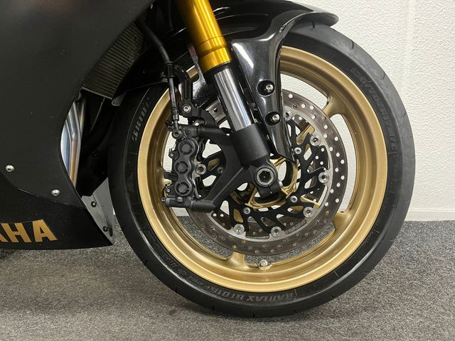 yamaha - yzf-r1