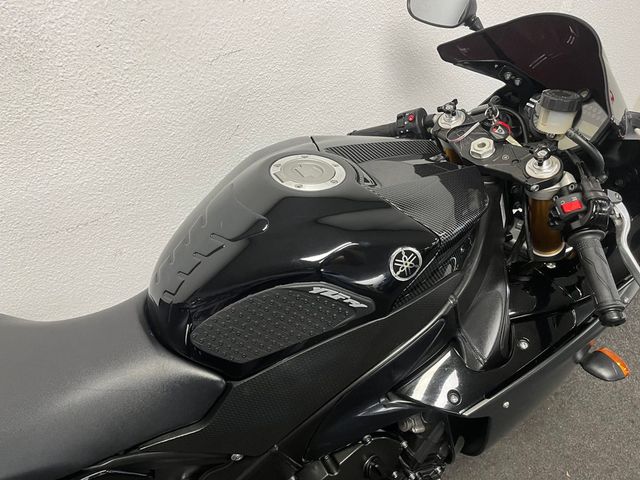 yamaha - yzf-r1