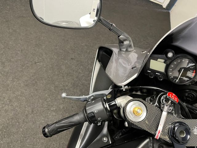 yamaha - yzf-r1
