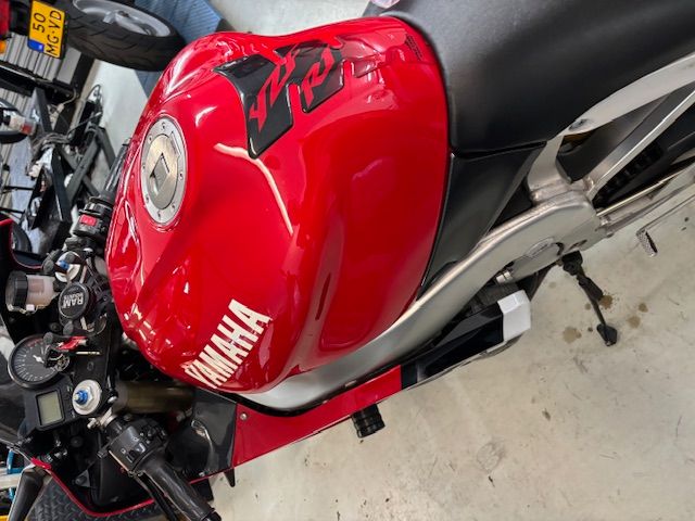 yamaha - yzf-r1