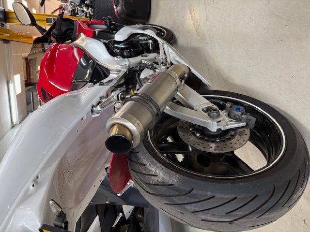 yamaha - yzf-r1