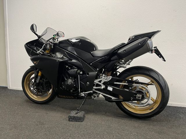 yamaha - yzf-r1