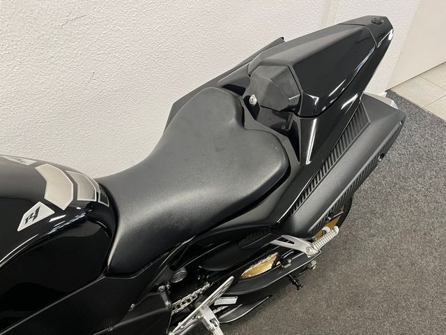 yamaha - yzf-r1