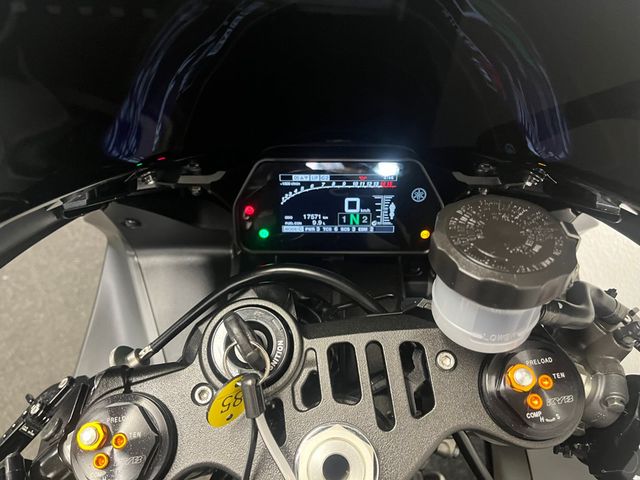 yamaha - yzf-r1