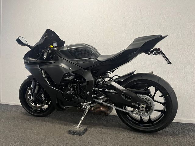 yamaha - yzf-r1