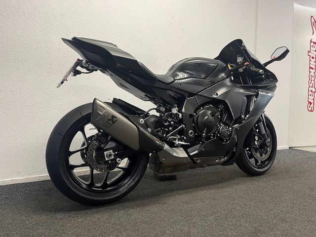 yamaha - yzf-r1