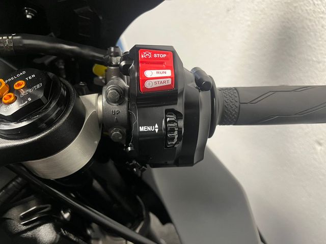 yamaha - yzf-r1