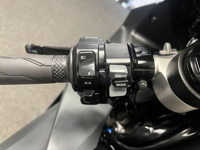 yamaha - yzf-r1