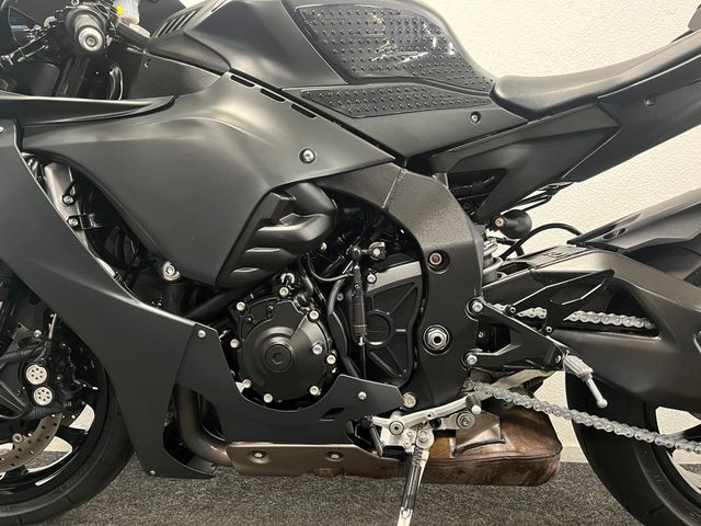 yamaha - yzf-r1
