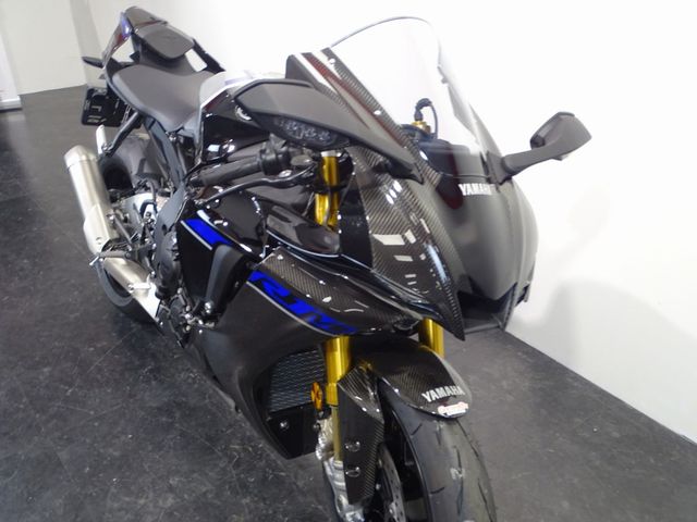 yamaha - yzf-r1m