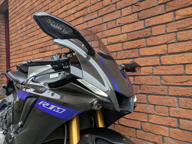 yamaha - yzf-r1m