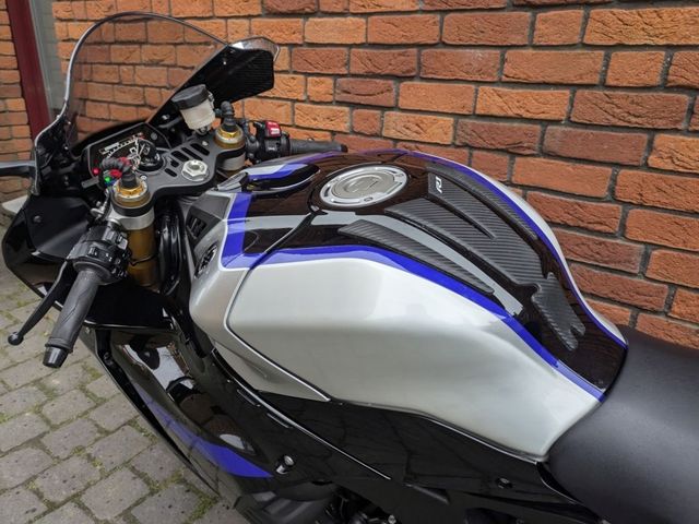 yamaha - yzf-r1m