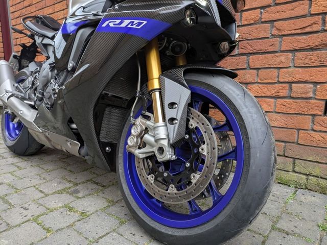 yamaha - yzf-r1m